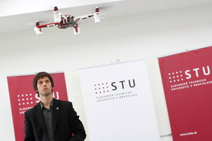 STU spúšťa projekt autonómnych dronov na pomoc v krízach