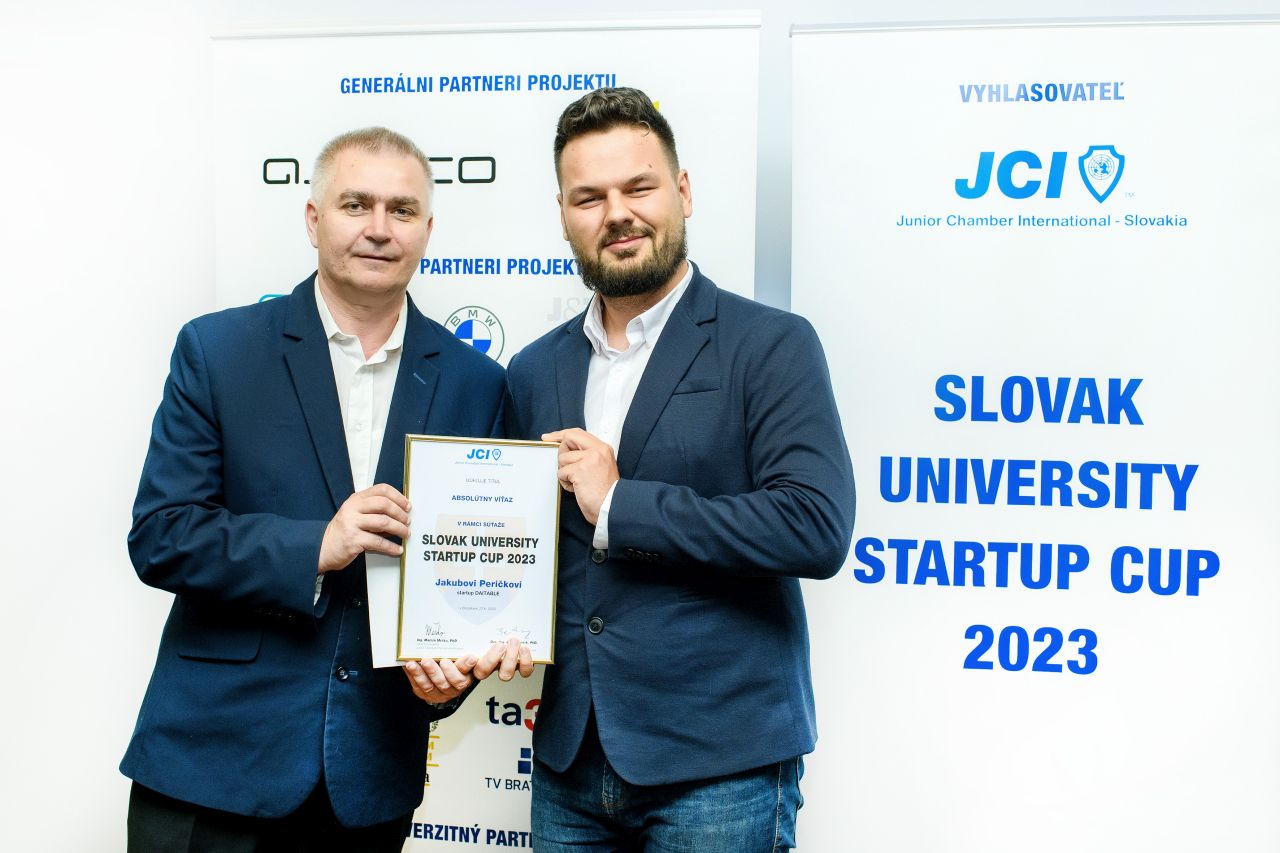 Jakub Perička z MTF STU absolútnym víťazom Slovak University Startup Cup 2023